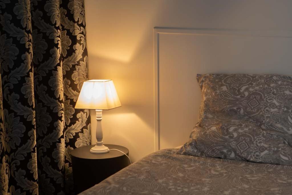 Bed and Breakfast Couette & Confitures Nojeon-en-Vexin Exterior foto